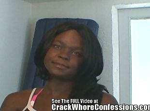 Ebony crack whore laronda flashes her tits